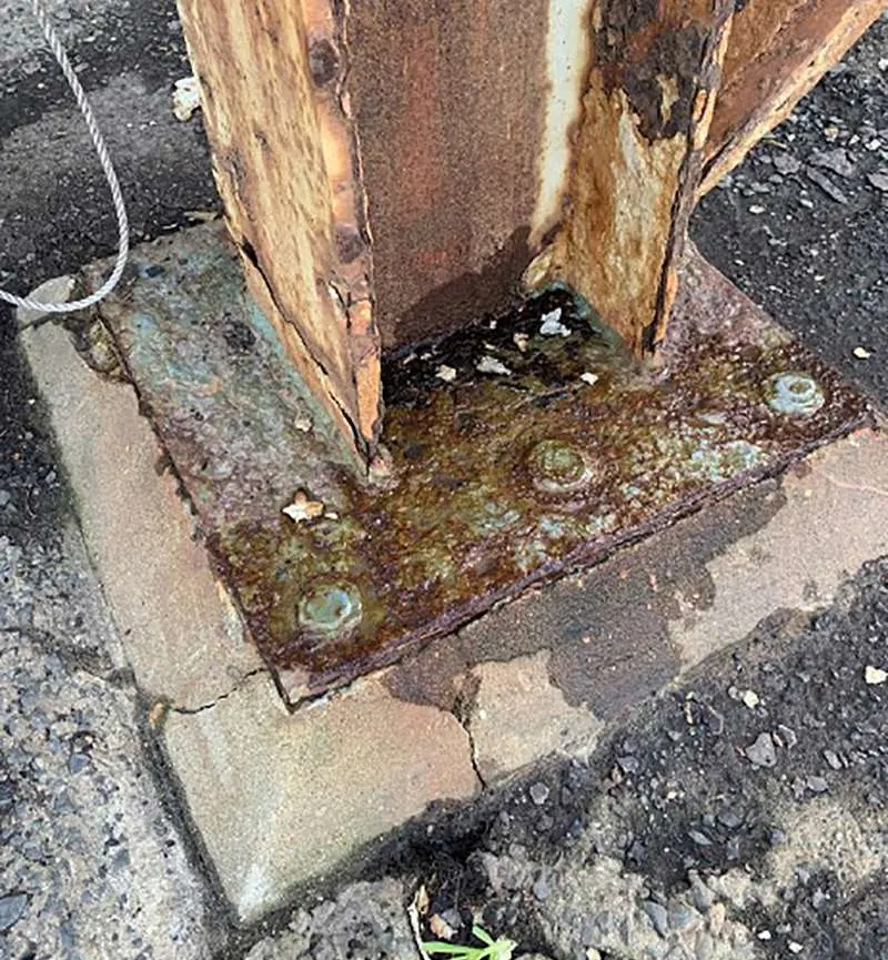 Base before cleaning of rust