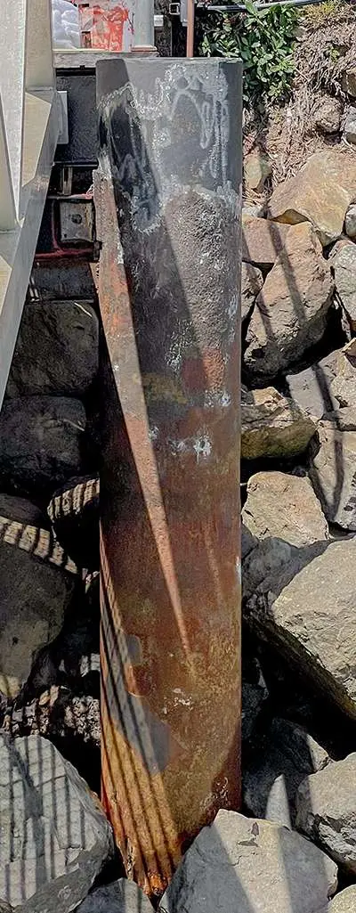 Original Pylon before surface preparation