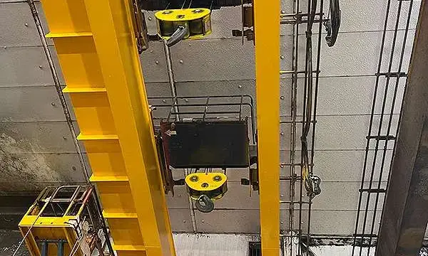Overhead crane protected from corrosion with NanoPrep
